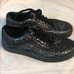 NWOT Black & Silver Animal Old Skool Vans 6.5